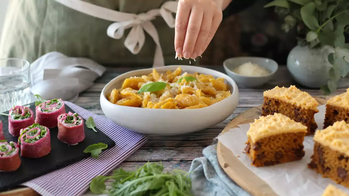 Daily menu, October 22: beet crepe rolls, golden butternut pasta and pumpkin chocolate bars
