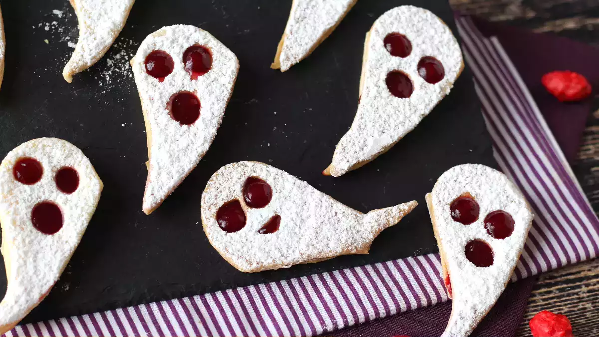 Need easy Halloween desserts with real wow factor? These spooky sweets bring the ghosts, monsters and chocolate