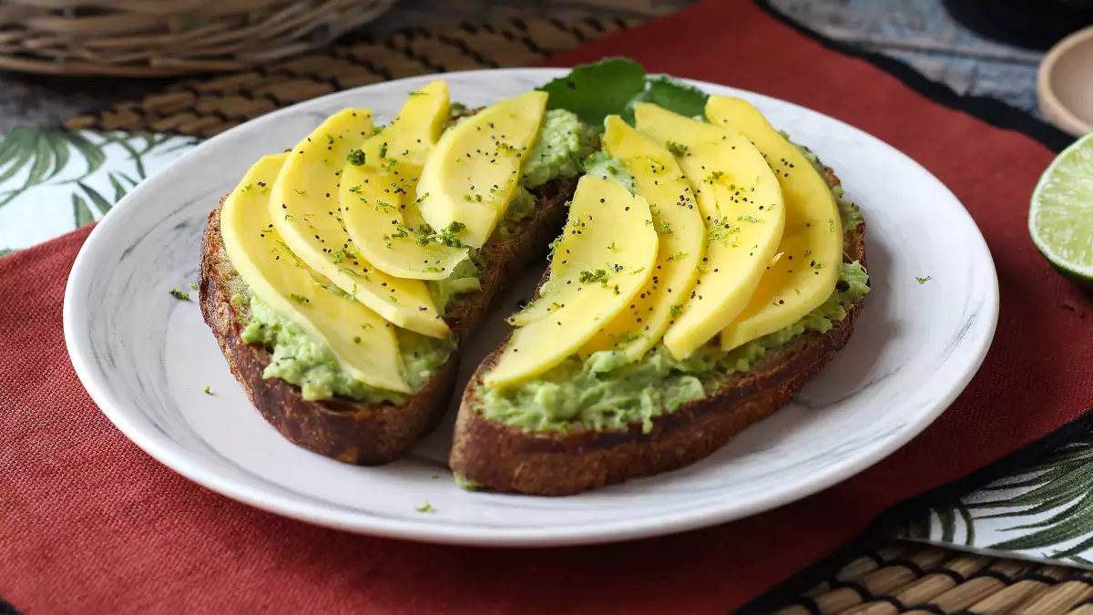 Need a snack in 5 minutes? Build one that helps keep blood sugar steadier