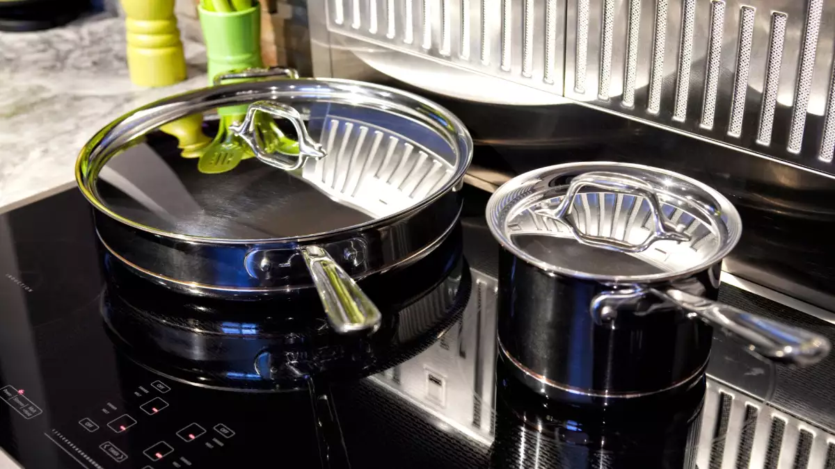 Does your stovetop heat up around the pot? This detail could be causing you to waste energy