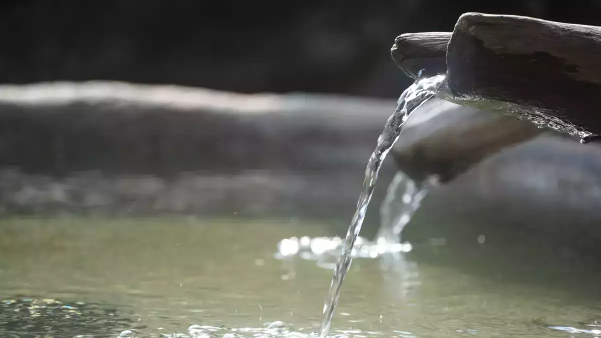 Mountain spring water: why is it said to make your teeth fall out? Is the legend true?