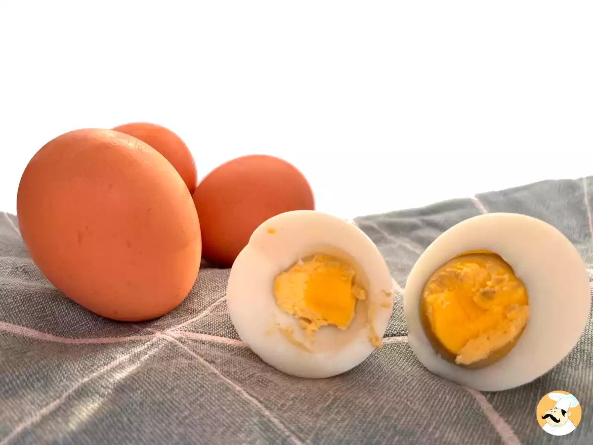 Boiled egg with gray yolk: Is it dangerous to eat it? Find out what causes it and how to avoid it