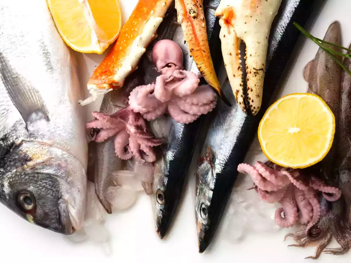 8 must-have purchases at the fish market for Christmas Eve and New Year's Eve dinner