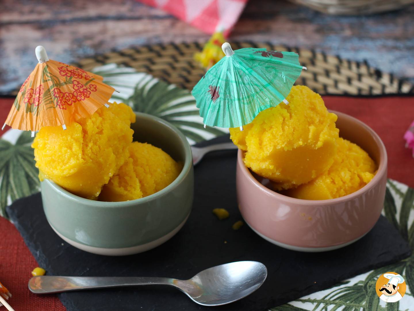 Tired of the classic lemon sorbet? This recipe for the Holidays is just the thing for you: only 3 ingredients and ready in just 5 minutes!