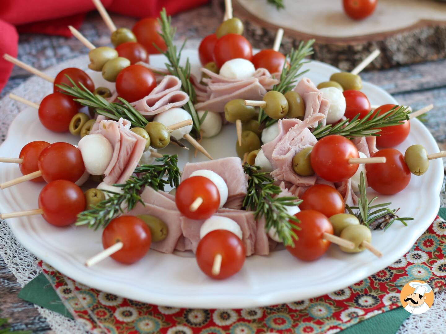 Christmas wreath with skewers The last minute holiday appetizer you needed!