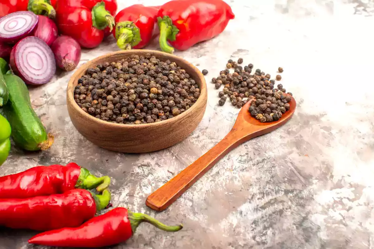 What changes in the body with the consumption of black pepper!
