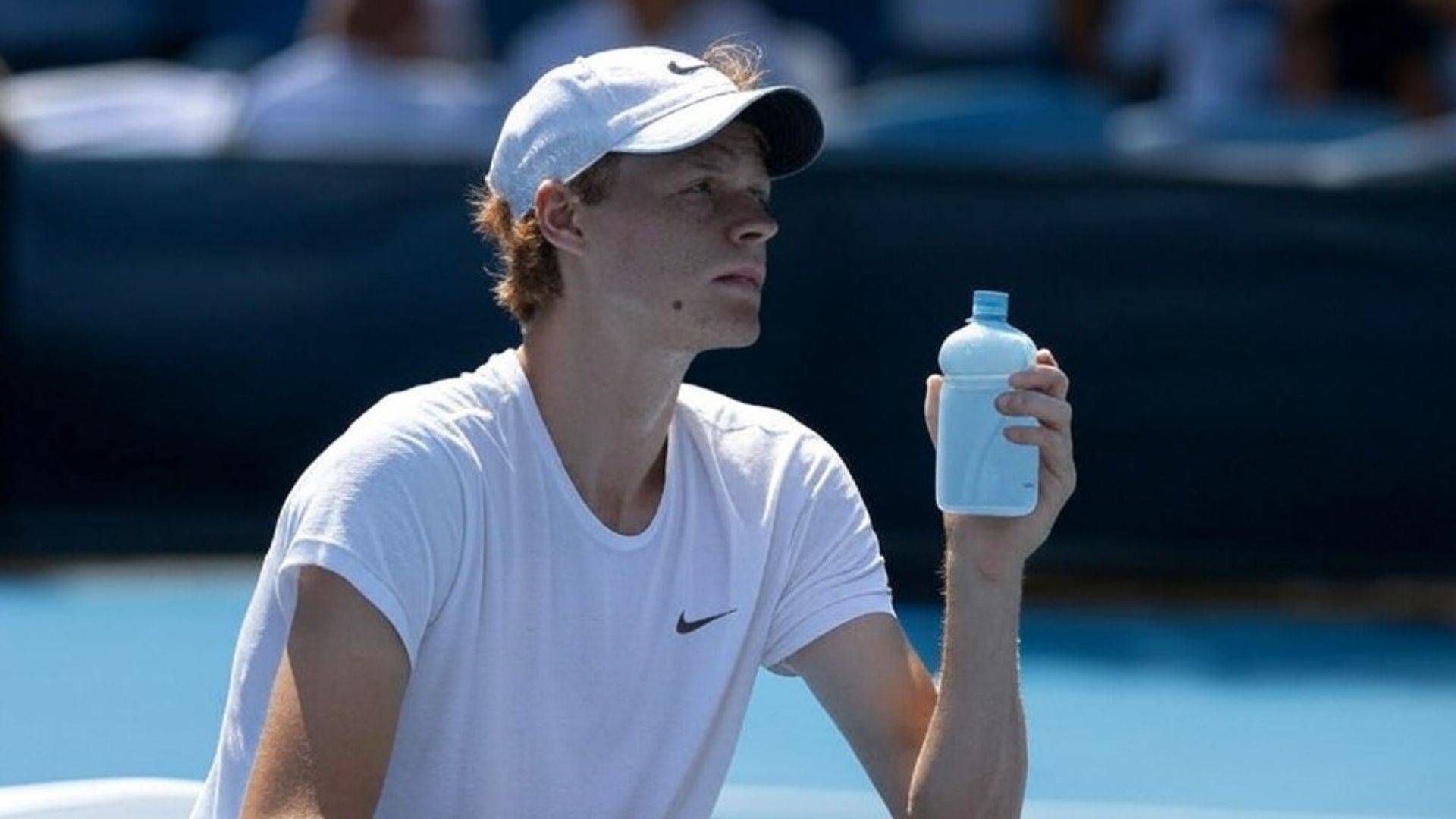 The secret drink Jannik Sinner uses against cramps: not delicious but very effective!