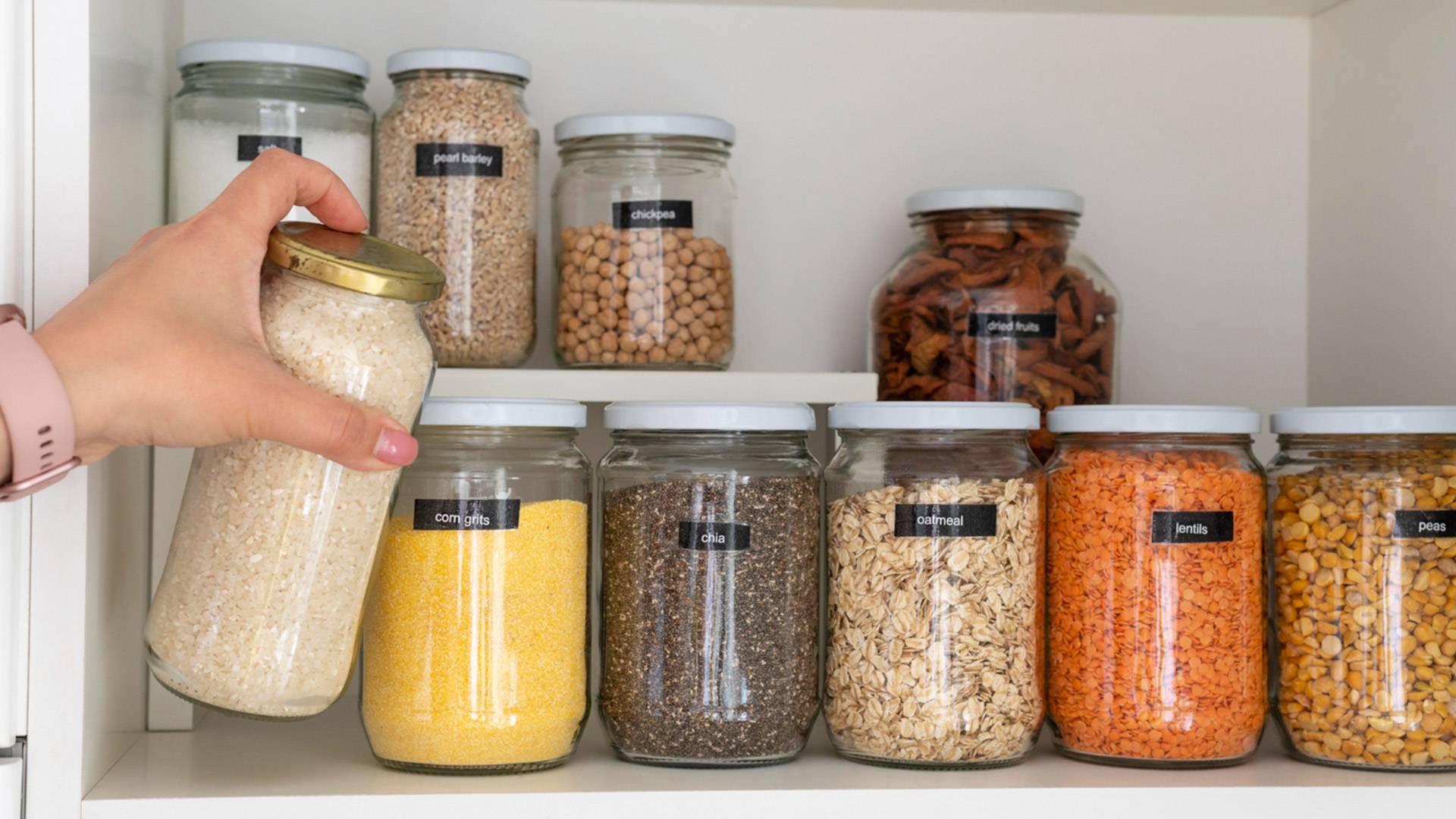 Your cupboard is your own pharmacy: Discover the healing power of food!