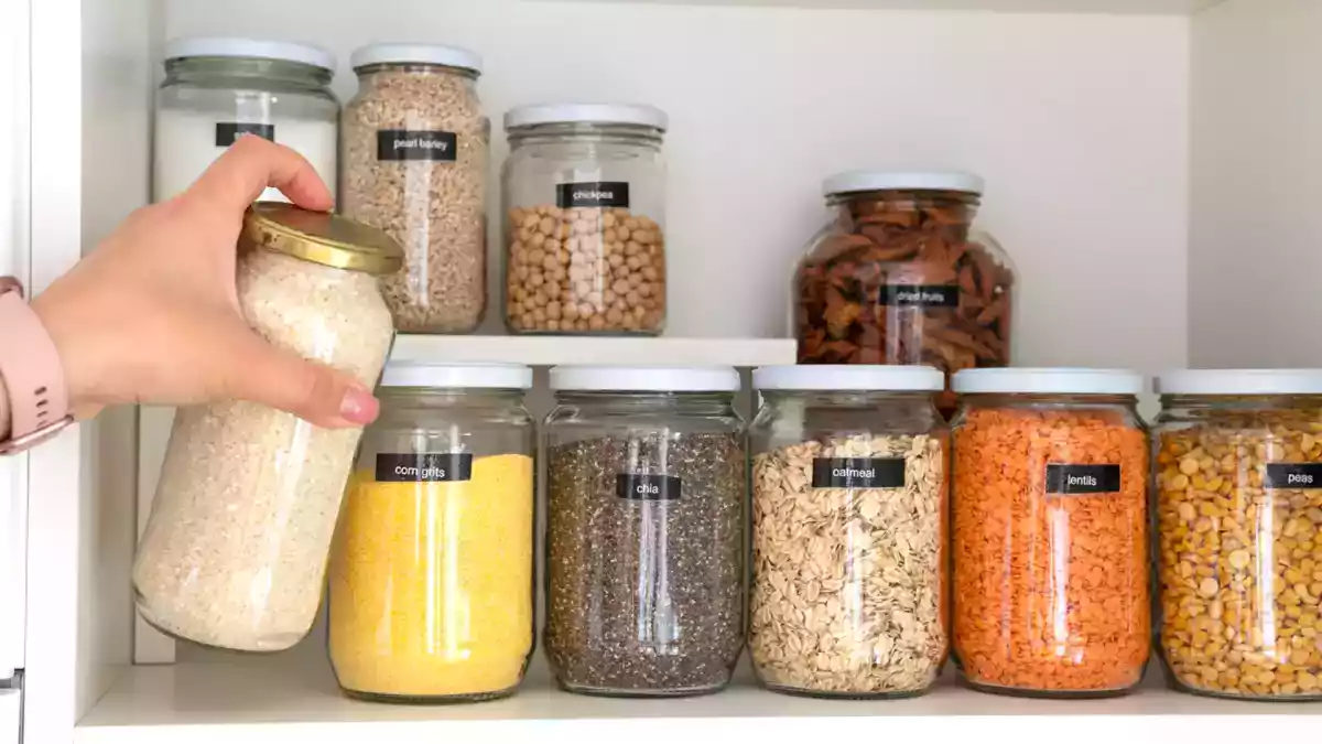 Your cupboard is your own pharmacy: Discover the healing power of food!