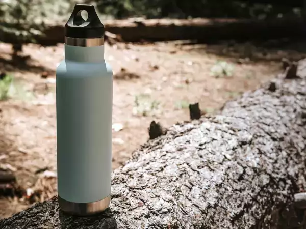 Metal water bottles: clean, green, and… risky? The hygiene facts you need before drinking