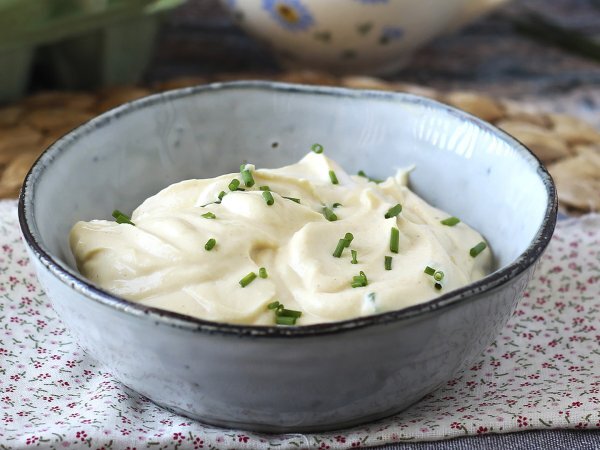How to make safe and tasty homemade mayonnaise without taking unnecessary risks