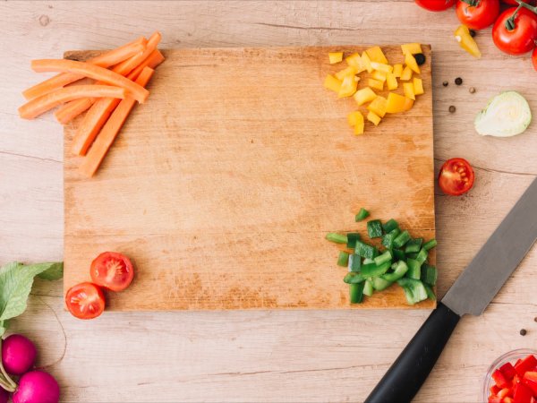 This little mixture with vinegar saves any cutting board