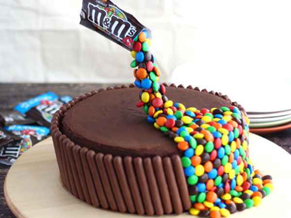 Gravity Cake: the sweet illusion conquering social and pastry chefs