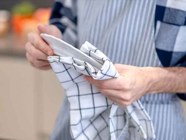 How dishcloths can (or can't) contaminate your kitchen