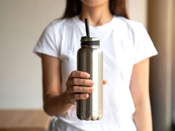 Drinking more water every day: why (and how) the water bottle with straw can change your life