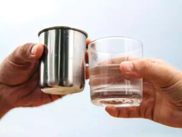 Glass or stainless steel: which keeps your drink cold for longer?
