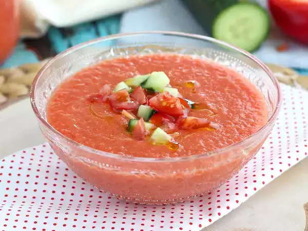 If you've been to Spain you've definitely tasted it: here's how to make real gazpacho at home in 10 minutes!
