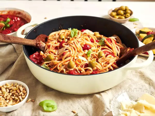 Forget the pot of water: here’s what happens when you cook pasta right in the sauce itself