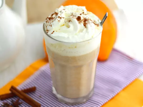 Starbucks' Pumpkin Spice Latte: the return to the menu and the recipe for making it at home