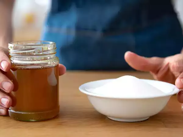 Honey or Sugar? Discover the truths and myths about these two sweeteners and their real benefits