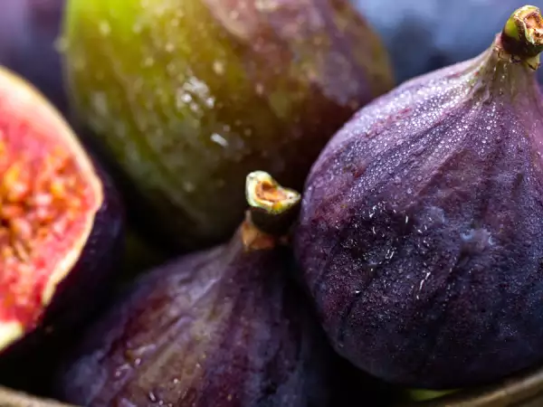 Freezing figs made simple: the step-by-step guide to preserving them for year-round enjoyment