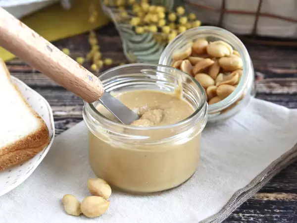 How to make homemade peanut butter with just one ingredient (and the best recipes to use it)