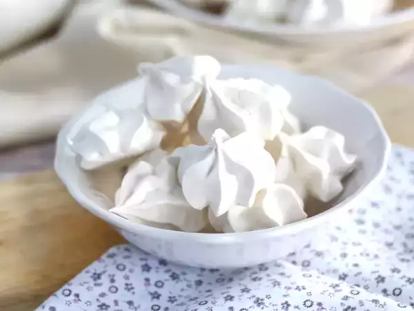 Most common mistakes when making meringue and how to avoid them for perfect peaks every time