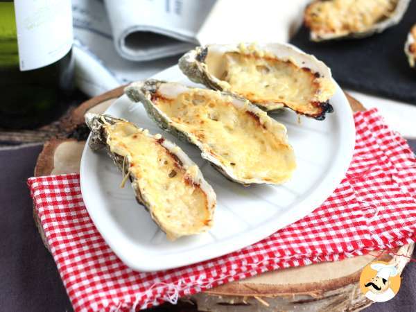 Oysters au gratin: the starter that will get everyone on board these Holidays (even those who don't like oysters).