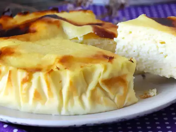 Healthy Cheesecake in an air fryer. The sweet craving to enjoy without complication.