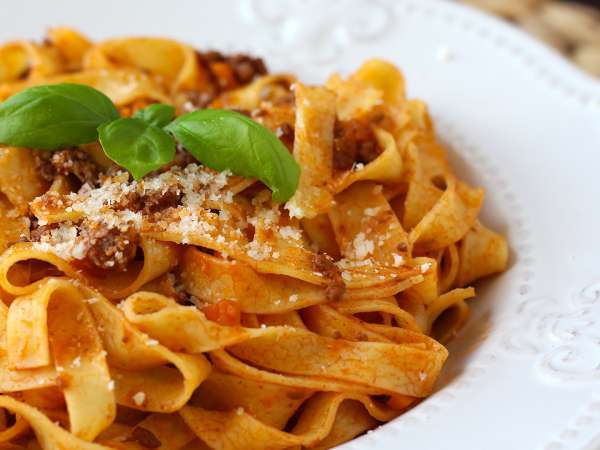 Here's why this homemade bolognese sauce makes pasta a thousand times better