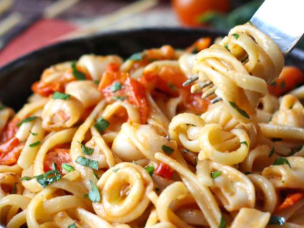 4 meals with frozen fish ready in minutes: easy, tasty and smart recipes that save your lunch and dinner