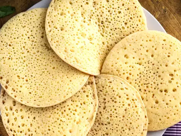 Baghrir, the Moroccan crepe with a thousand holes: how to achieve its honeycombed texture