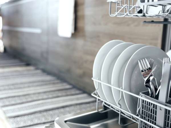 Should you rinse plates before the dishwasher? Experts say this common habit may waste water for nothing