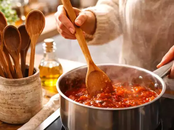 Grandma's secret for preserving wooden spoons and ridding your kitchen of smells, cracks and hidden dirt