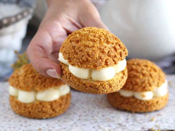 Choux with craquelin: the new sweet obsession with step-by-step recipe and professional finish