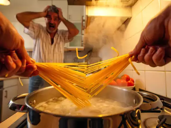 Why we don't break pasta in Italy (and abroad they still don't really get it)