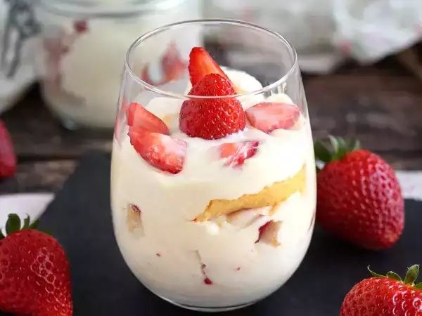 Strawberry tiramisu: a springtime version of the Italian classic