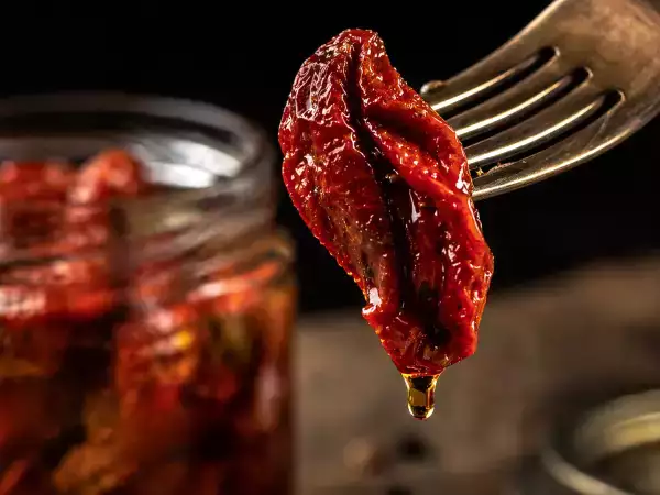 Dried tomatoes in oil: a concentrate of flavor in the pantry and 8 recipes to take advantage of it.