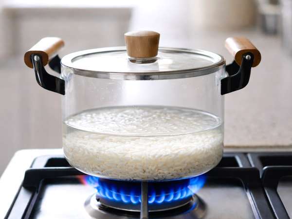 How to cook rice without measuring water: a surprising kitchen trick for reliably loose, not-sticky rice
