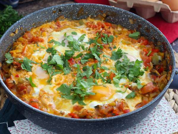 What to cook when you have almost nothing at home? These 7 simple recipes save any meal effortlessly