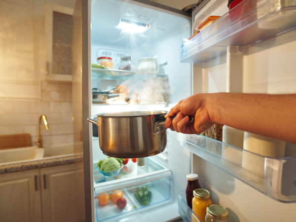 Why you should cool a saucepan of leftovers before refrigerating: smarter, safer kitchen habit