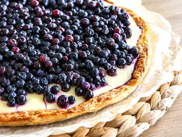 Easy blueberry recipes: cakes, pies and simple desserts that bring out the berries' natural flavor