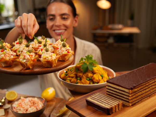 June 15 daily menu: start with a crab starter, enjoy a hearty curry, savor a nostalgic dessert