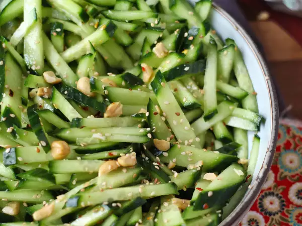 We can't stop eating this ultra-fresh cucumber salad: the recipe that's become our obsession