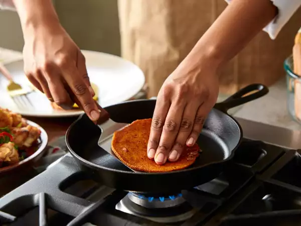 Daily menu for June 25: a spicy starter, a nourishing main, and a delightful dessert to savor