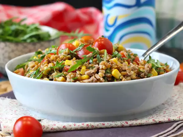 13 salads that are no longer boring: now satisfying, dinner-worthy main dishes for hot summer days