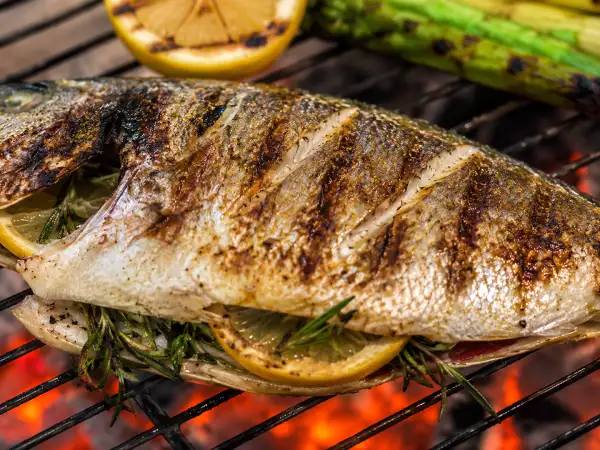 How to keep barbecued fish from sticking or falling apart: juicy and perfectly cooked every time