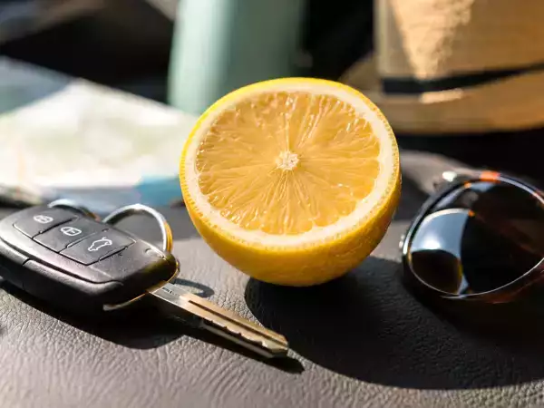 Smelling lemon to prevent car sickness: when it helps, how to do it correctly and what to expect