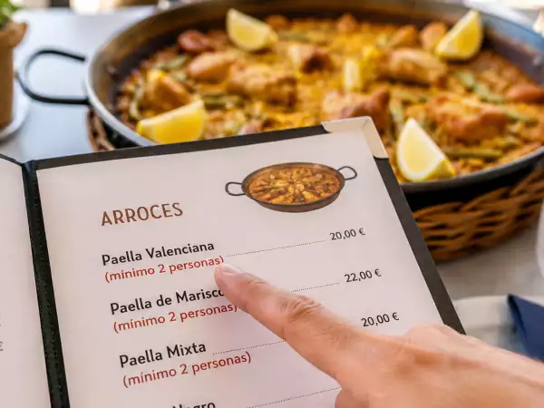 The 'minimum of two' paella rule: why restaurants make it only for pairs and what that means