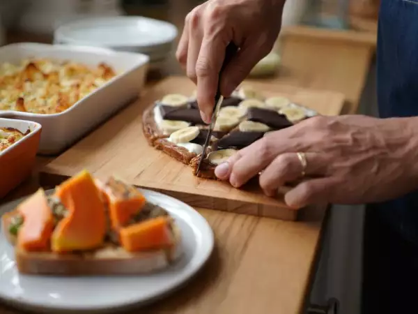 July 5 Daily Menu: Chicken Papaya Sandwich, Macaroni Pizza Casserole and a Sweet Pizza Twist
